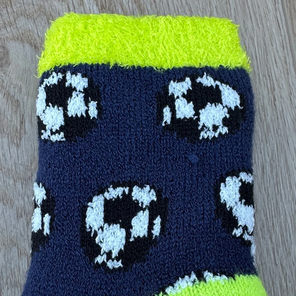 Northeast Outfitters | Youth Cozy Cabin Soccer Ball Socks, S